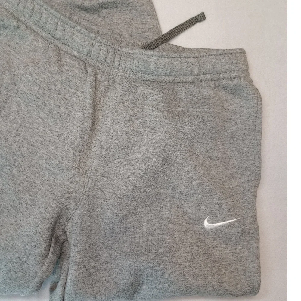 Nike Women's Club Fleece Training Joggers Gray Womens Small